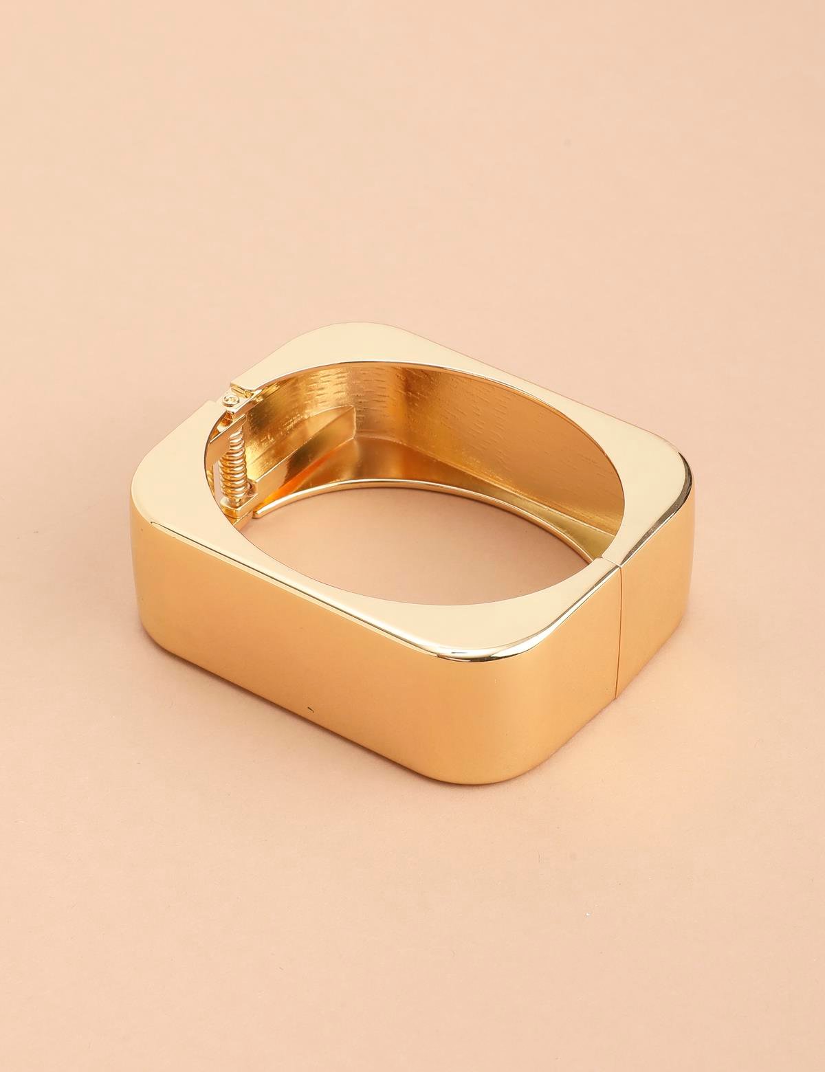 Gold Banquet Bracelet Fashion Square