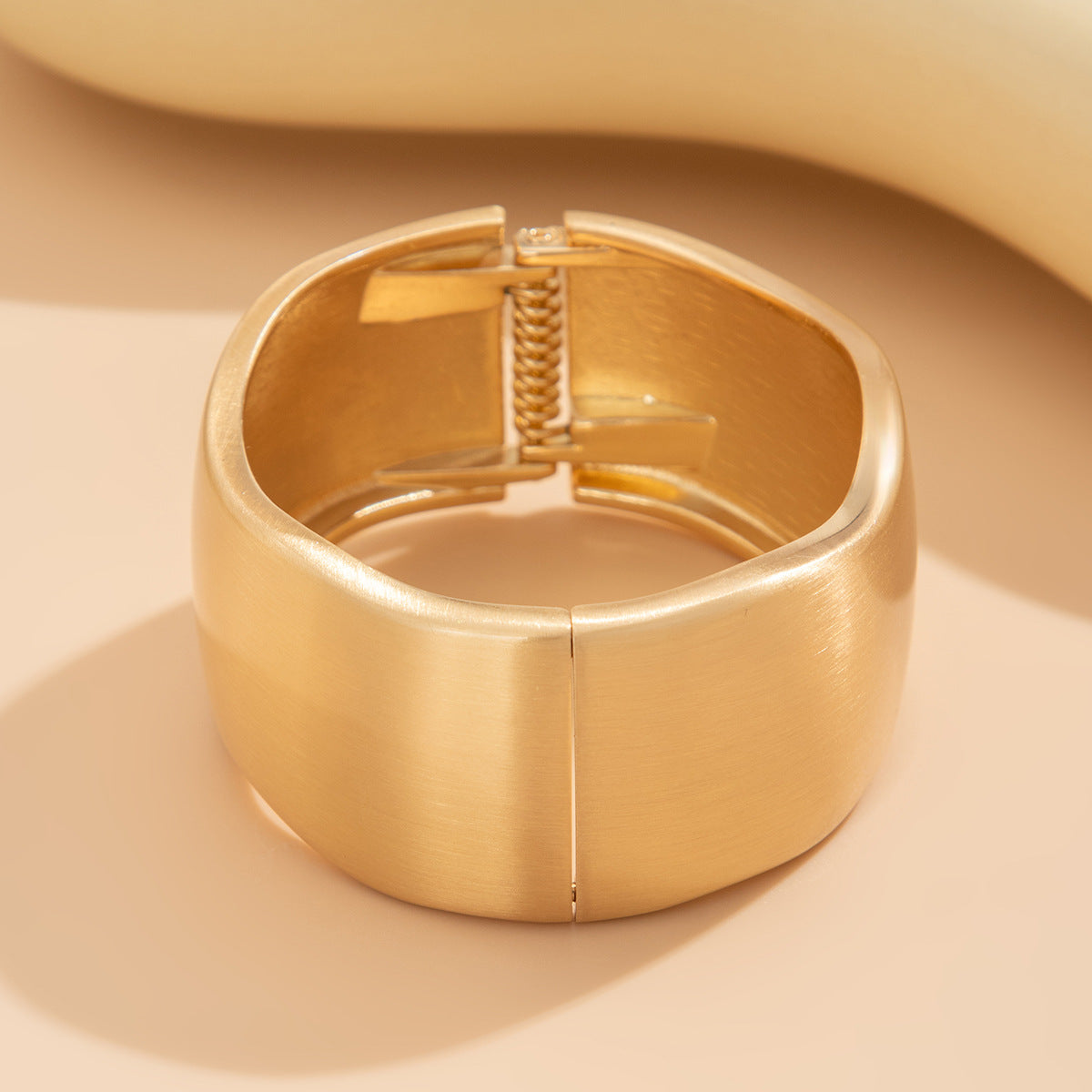 Wide Edition Irregular Alloy Fashionable Bracelet/Bangle