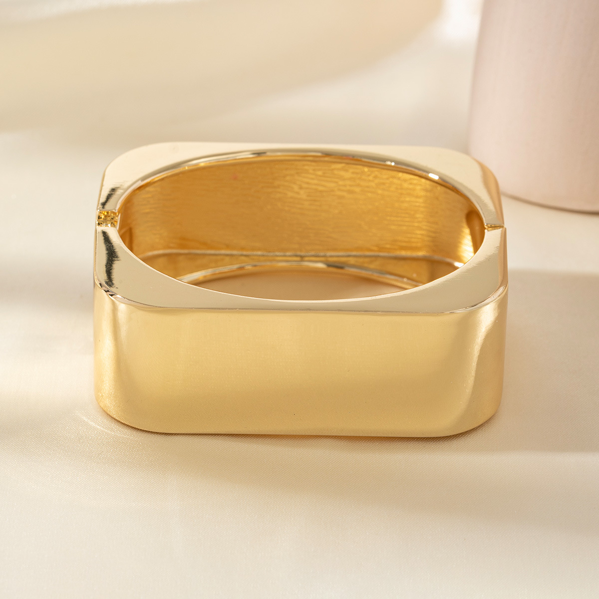 Gold Banquet Bracelet Fashion Square