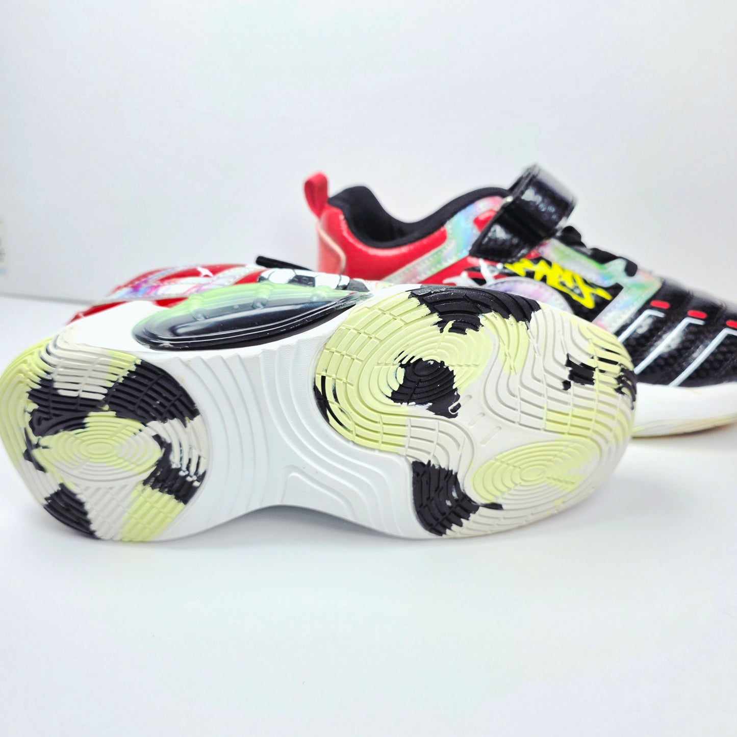 Foot sneaker - 33