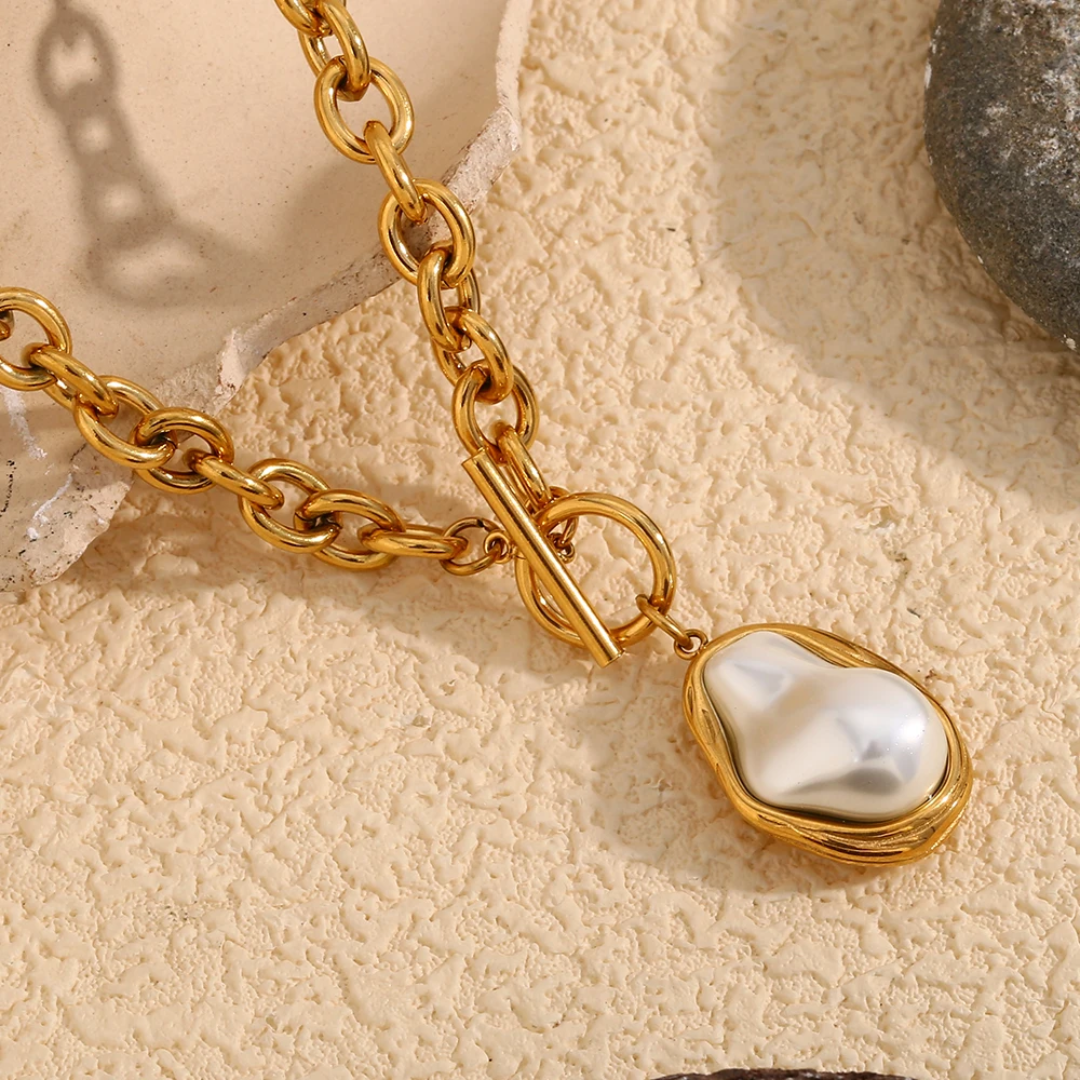 Trendy gold-plated stainless steel pendant necklace