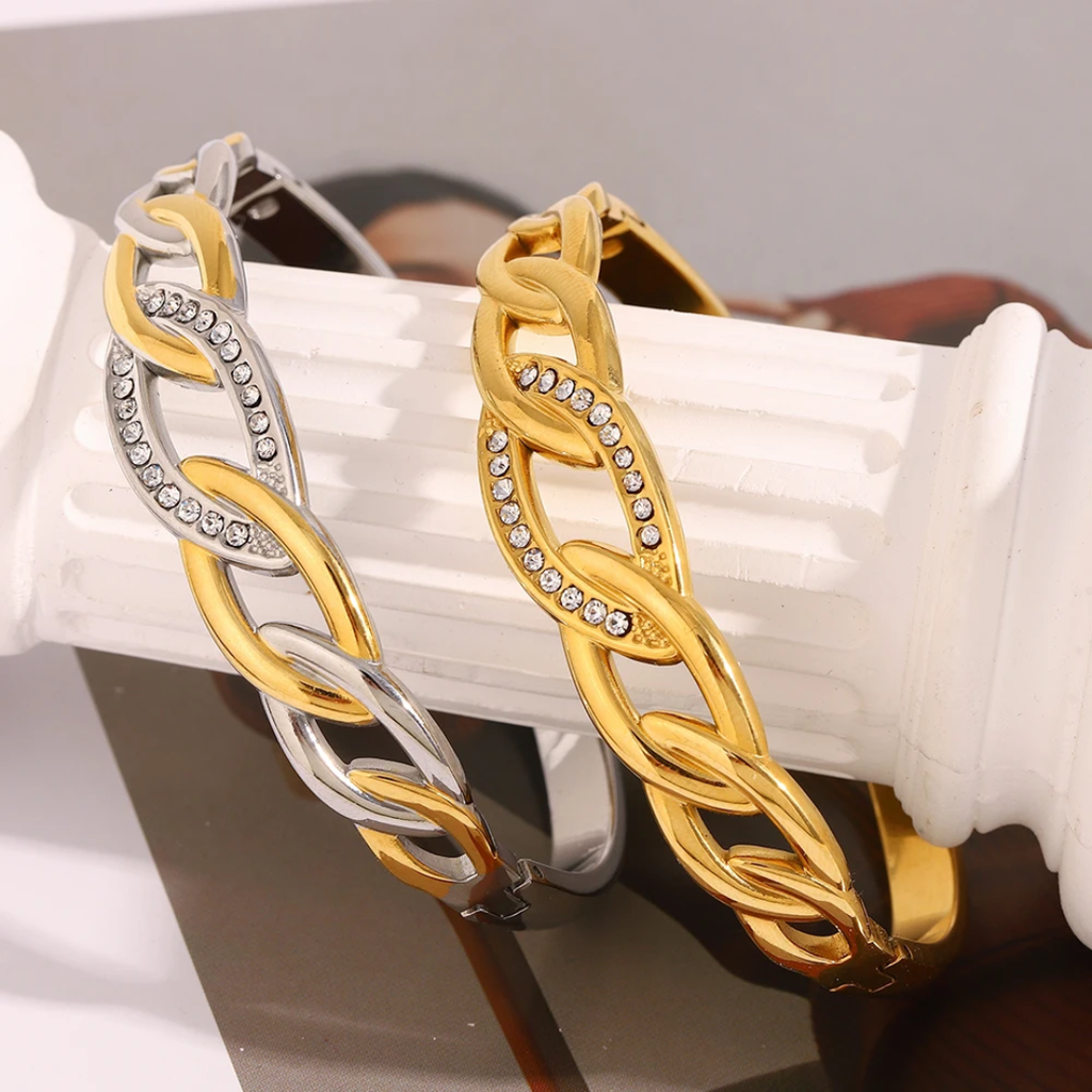 Bracelet élégant et chic, orné de cristaux tressés